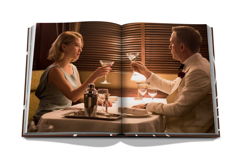 JAMESBONDSTYLE_SPREAD_10.webp