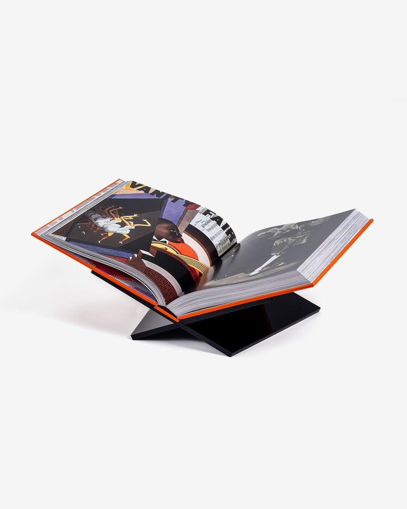 a-bookstand-black-assouline-4.webp