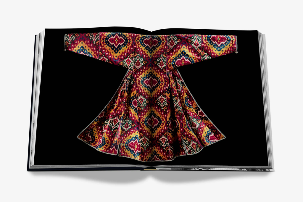 Silk___Gold_SPREAD_10.jpg.webp